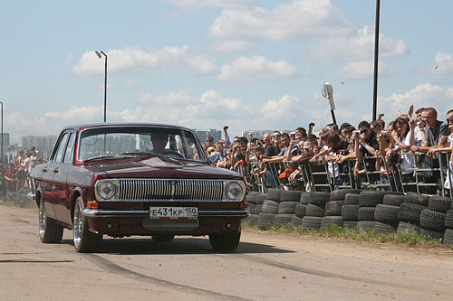 АВТОСПУТНИК на шоу Автоэкзотика 2009 вручил призы на конкурсе на лучший тюнинг